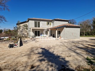 Bella casa indipendente in stile rustico nei pressi di Verteneglio