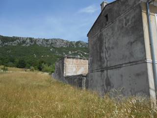 BRIBIR Casa tipica di 144 m2 con potenziale