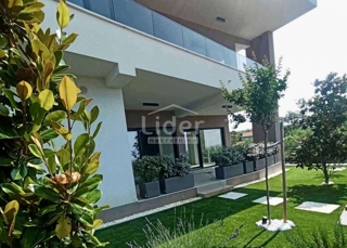 KORNIĆ (KRK) Villa nuova con piscina e vista mare 