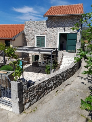 KLENOVICA (ENTROTERRA) Casa in un ambiente tranquillo