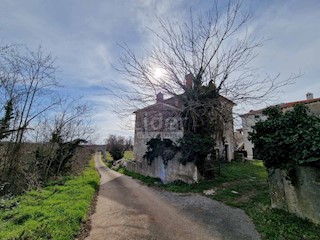 Višnjan, Casa in pietra d'Istria in una splendida posizione