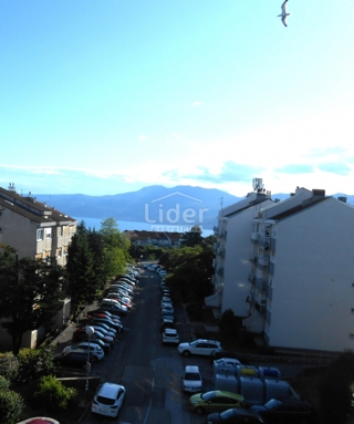RIJEKA (HOSTI) Appartamento di 74 m2 con ampia loggia