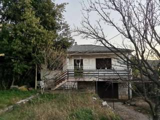 GRIŽANE Casa indipendente con giardino