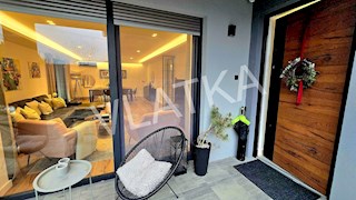 CASA MODERNA DI 5 LOCALI A TUŠKANAC