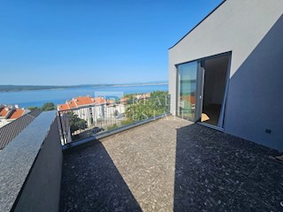 CRIKVENICA - lussuoso attico con vista panoramica sul mare