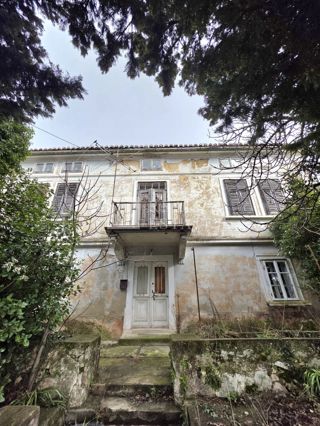 KRALJEVICA - casa indipendente in pietra con cortile