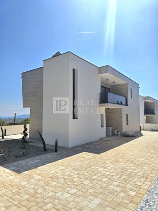 BRIBIR - graziosa villa in posizione tranquilla