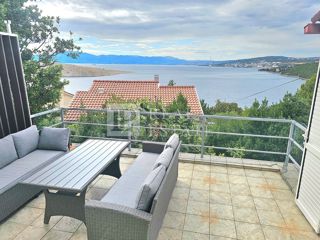 KRALJEVICA - casa con due appartamenti in seconda fila al mare