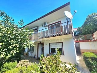 JADRANOVO - casa indipendente con due appartamenti e un ampio giardino
