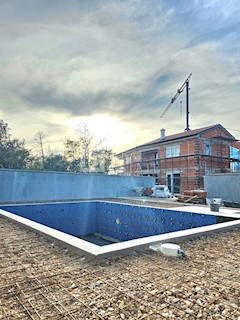 JADRANOVO - lussuosa casa bifamiliare con piscina (nuova costruzione)