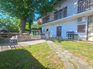 KRALJEVICA - spazioso appartamento con giardino