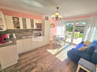 JADRANOVO - VENDITA ESCLUSIVA - appartamento con terrazza e seminterrato in una posizione fantastica