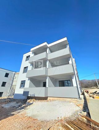 NOVI VINODOLSKI - appartamento al piano terra di un nuovo edificio