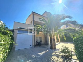 JADRANOVO - appartamento con garage, cucina estiva e taverna