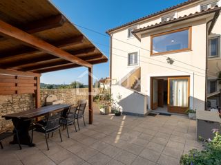 LIŽNJAN - casa di famiglia vicino al mare