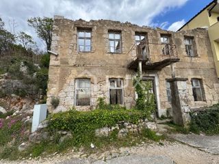 CRIKVENICA - terreno 1380m2 con casa per addattamento