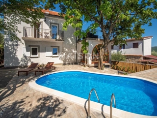 Isola di Krk, casa con piscina e vista mare
