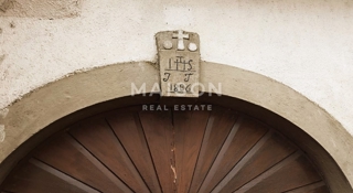 Tenuta tradizionale con grande potenziale – opportunità d’investimento a Mrkopalj