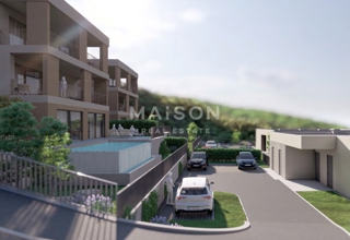 Kostrena, appartamento trilocale con piscina e giardino curato