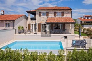 Parenzo, dintorni, lusso, villa con piscina e vista mare!