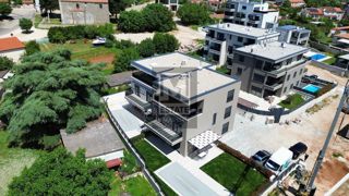Parenzo, dintorni - Lussuoso appartamento duplex con piscina