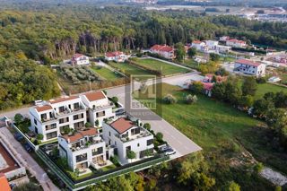 Parenzo, dintorni, Casa moderna a 3 piani, a 2 km dal mare