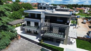Parenzo, dintorni - Lussuoso appartamento duplex con piscina