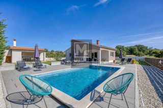Parenzo, dintorni, ottima casa unifamiliare con piscina in un posto tranquillo!