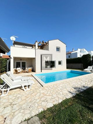 Parenzo, dintorni, Bella casa bifamiliare con piscina!