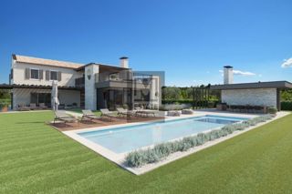 Parenzo, dintorni, Casa di lusso con vista sulle Alpi e sul mare