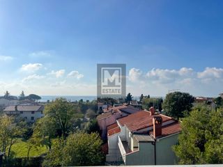 OPPORTUNITÀ! Istria, Umago, dintorni, spazioso appartamento a 300 m dal mare!