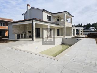 Parenzo, eccellente villa di lusso con piscina vicino al mare!