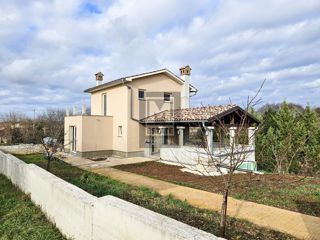 Parenzo, dintorni, casa con ampio giardino!