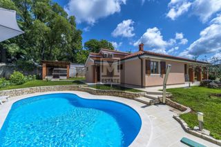 Parenzo, dintorni, affascinante casa unifamiliare con piscina!