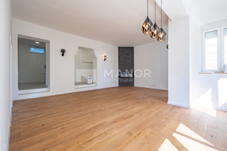 OPATIJA – Appartamento ristrutturato con 3 camere da letto + soggiorno in una splendida villa, a 350 m dal mare, 153 m²