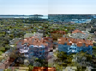 Lungomare a portata di mano — bilocale con garage e ascensore, Valsaline