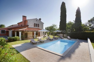 Istria, Rebići - Splendida Villa in Pietra con Piscina e Ampio Giardino