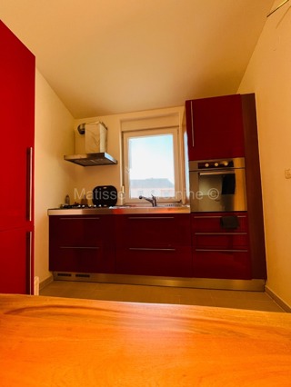 Valbandon - Mezzanine apartment with a garden