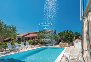 Casa Murvica, Poličnik, 331m2