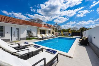 Casa Crno, Zadar, 176m2