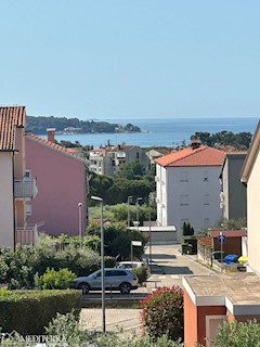 Appartamento al 2° piano con bellissima vista sul mare, Cittanova, Istria