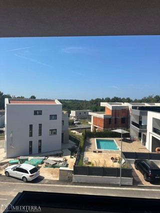 Appartamento al secondo piano di un nuovo edificio, a 800 m dal mare, Vabriga, Istria
