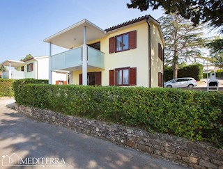 Casa a 50 metri dal mare in un'ottima posizione, Cittanova, Istria