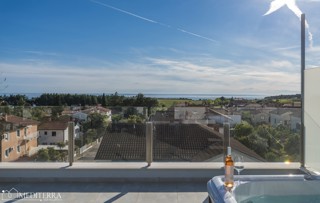 Splendido attico in ottima posizione, Novigrad, Istria