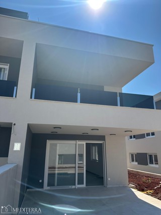 Appartamento con piscina in una posizione tranquilla, vicino a Cittanova, in Istria