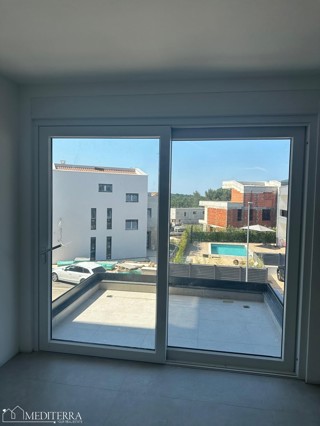 Appartamento al primo piano di un nuovo edificio, a 800 m dal mare, Vabriga