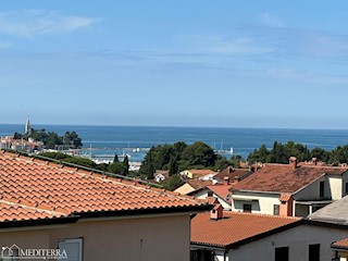 Appartamento al 2° piano con bellissima vista sul mare, Cittanova, Istria