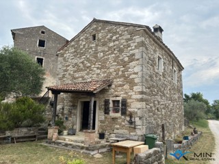 Casa in pietra vicino a Buie