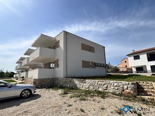 Appartamento al piano terra con giardino nelle vicinanze di Cittanova (1)