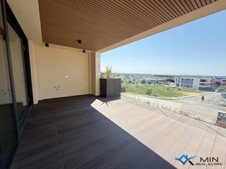 Lussuoso appartamento con vista mare a Cittanova ( bA2 )